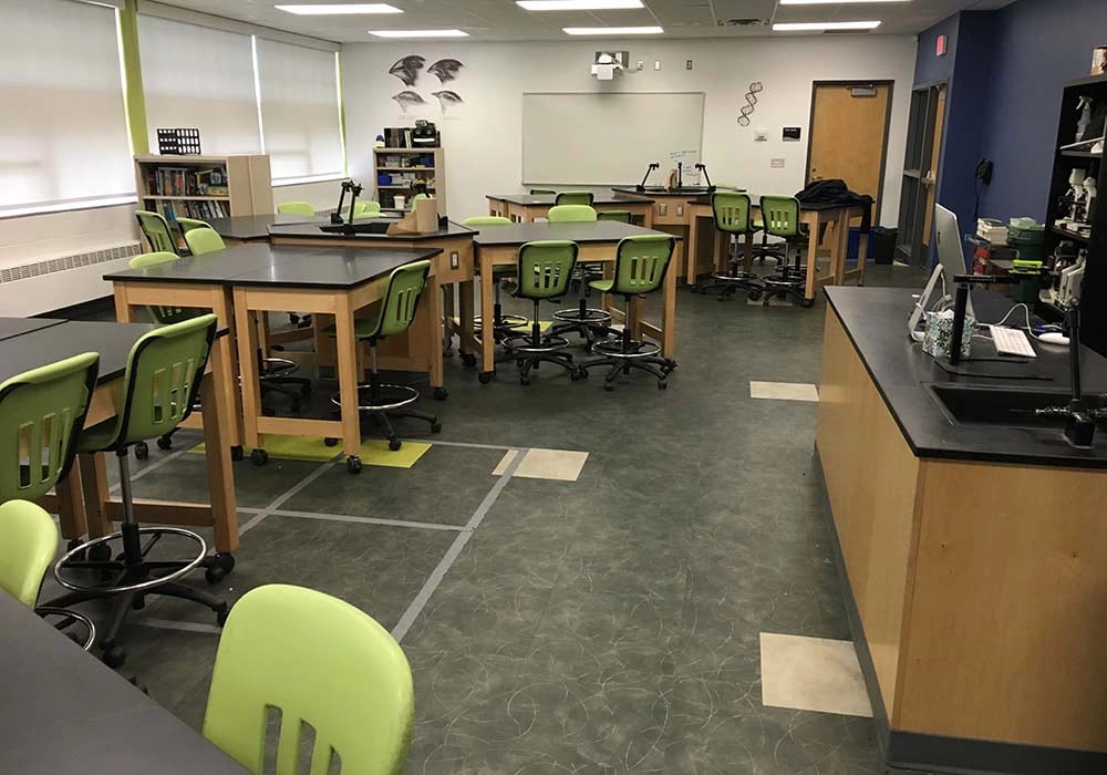 Niles-High-School-Tech