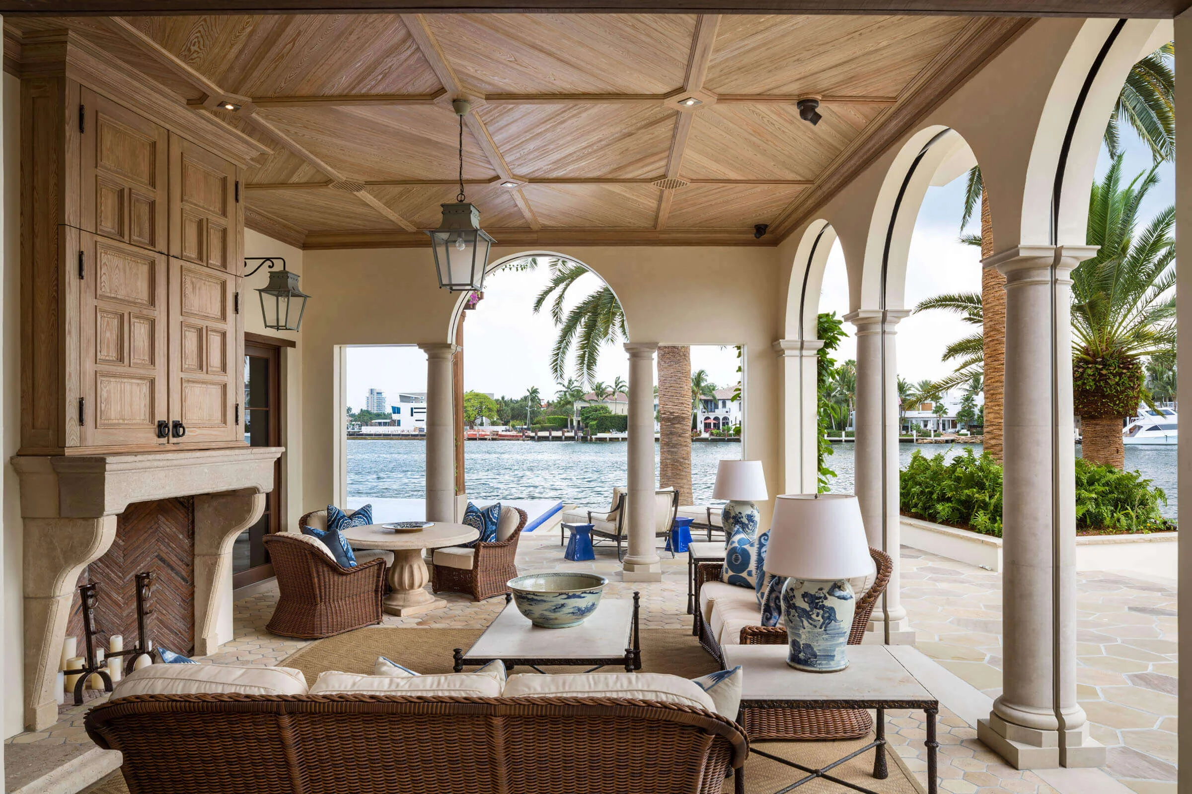 Las Olas Residence