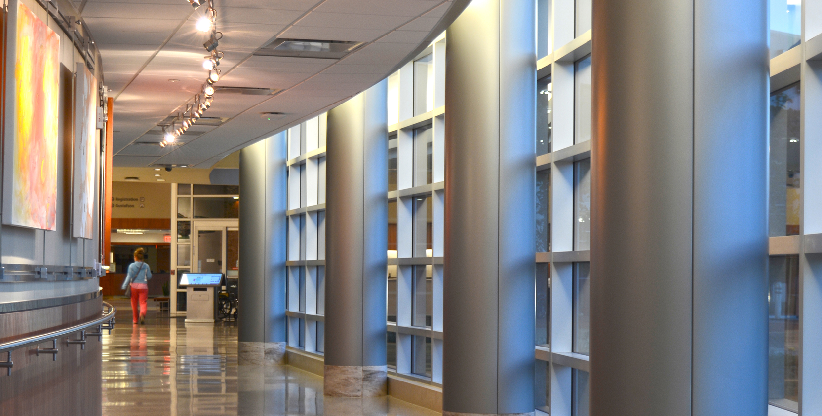 St-Joseph-Mercy-Oakland-South-Patient-Tower-Corridor-1665x845