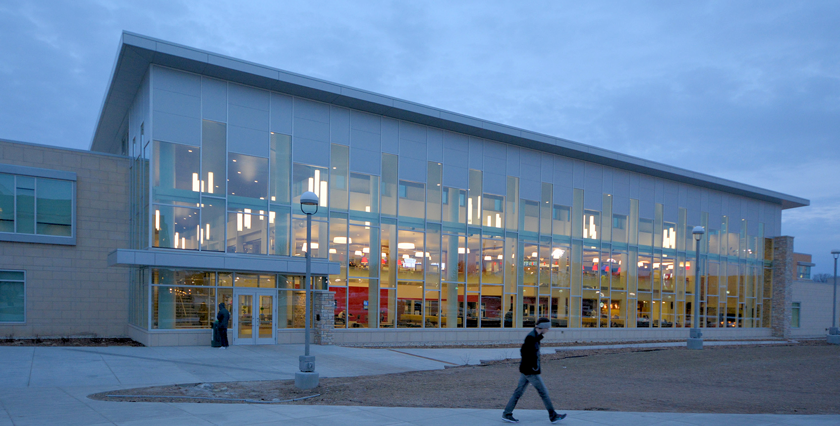 Ferris-State-University-University-Center-Exterior-Dusk-1665x845