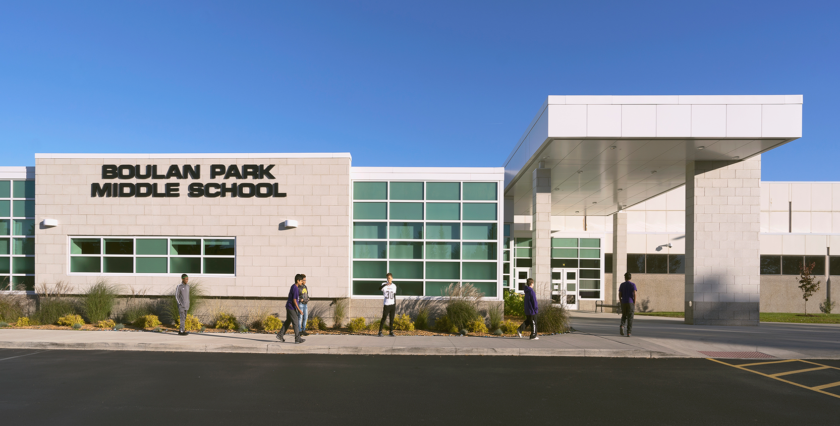 Troy-Public-Schools-Boulan-Park-MS-Exterior-19