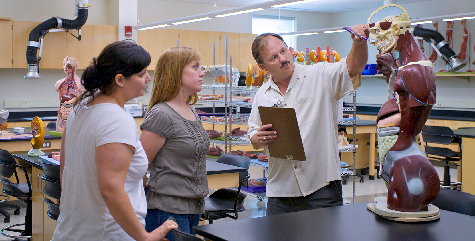Oakland-Community-College-Science-Bldg-Addition-Laboratory-Students-1