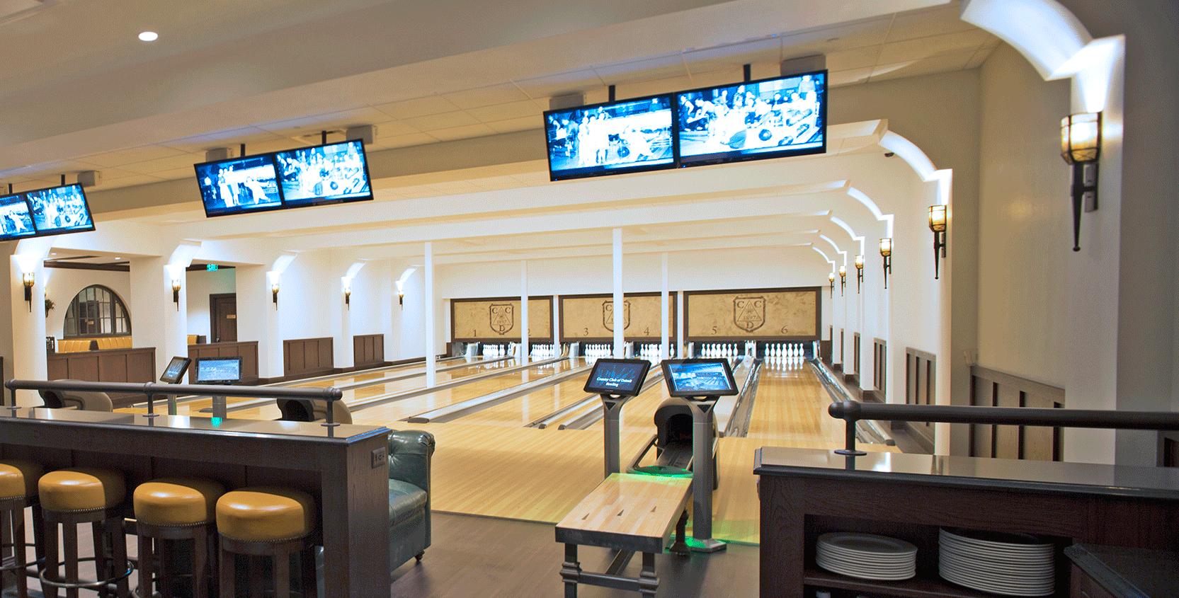 Country-Club-of-Detroit-Bowling-Alley-5-1665x845