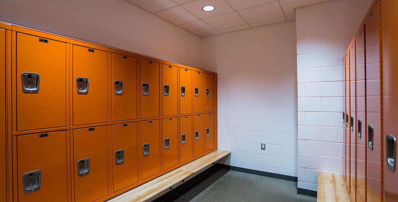 Kalamazoo-College-Fitness-&-Wellness-Ctr-Locker-Room-1665x845