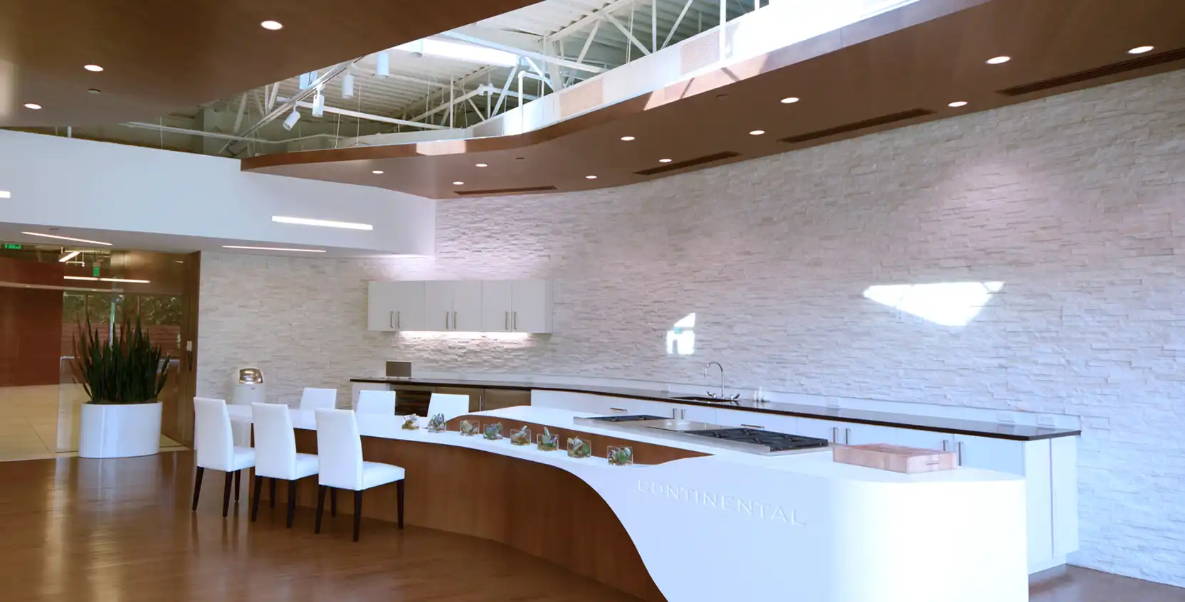 Continental-Services-Dining-1665x845