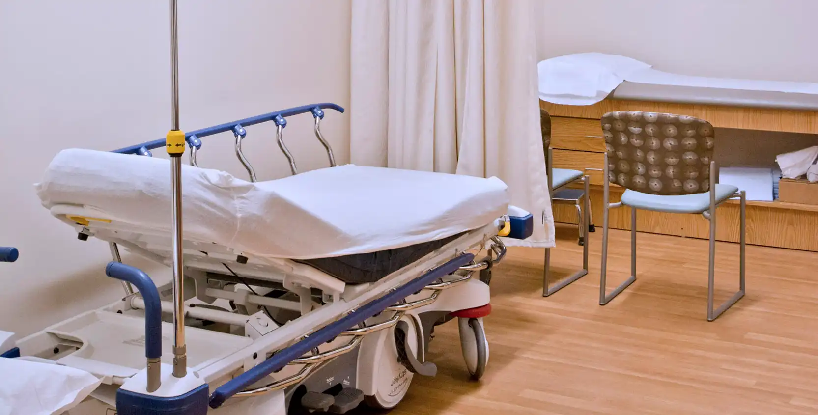 SJMH-Mendelson-Kornblum-Orthopedics-MOB-Patient-Room-1665x845