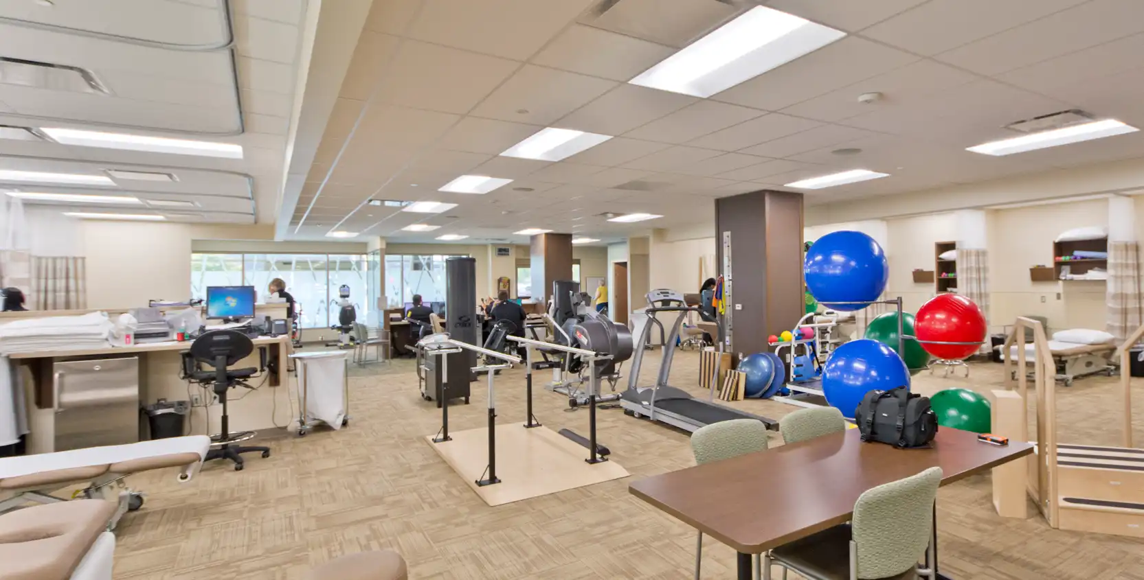 SJMH-Mendelson-Kornblum-Orthopedics-MOB-Physical-Therapy-2-1665x845