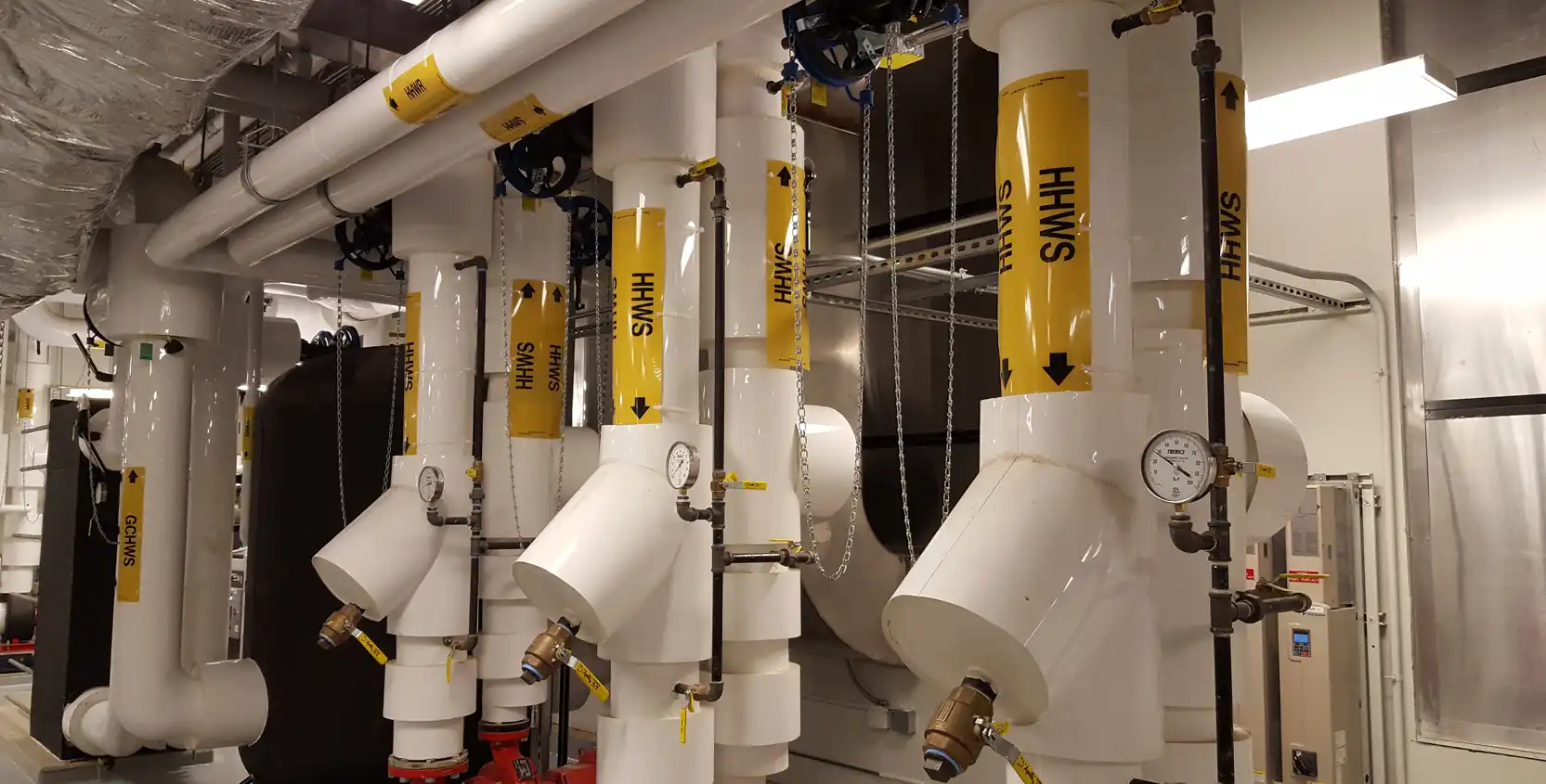 CMU-Biosciences-Heating-Hot-Water-Piping-1665x845