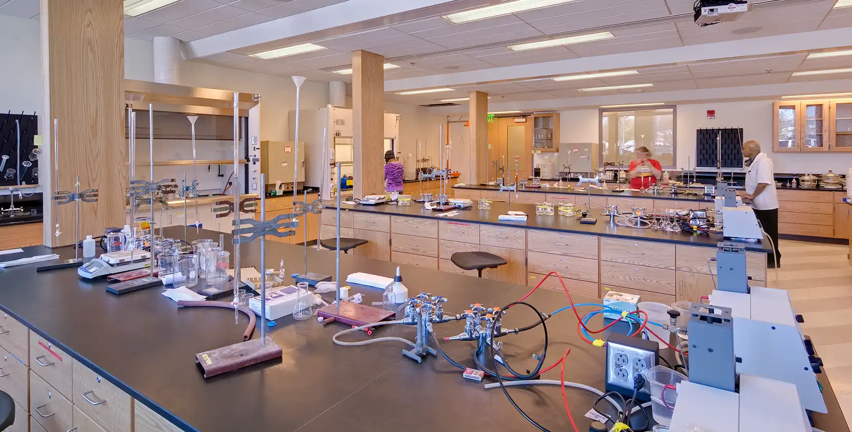 EMU-Mark-Jeff-Lab-1665x845
